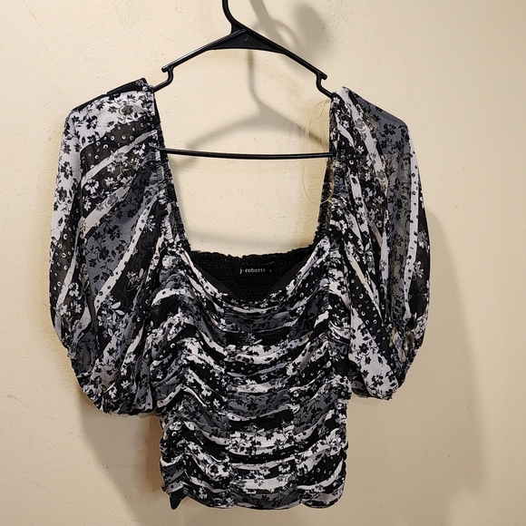 J.Roberts Women's Short Sleeves Smocked Blouse size S - Picture 1 of 11